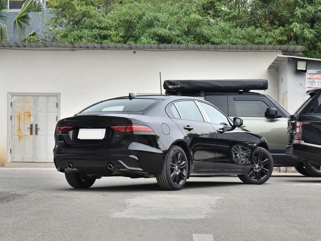Jaguar XEL 2025 2.0T 250PS R-Dynamic 90th