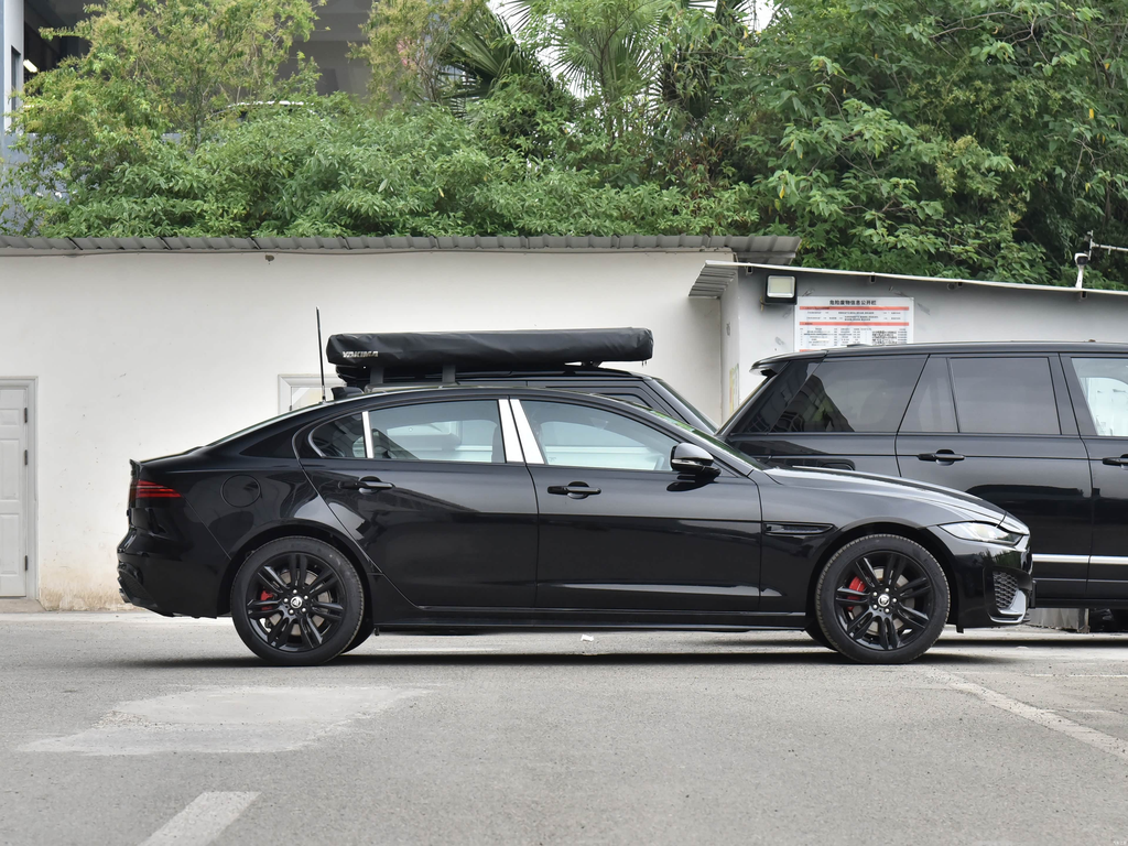 Jaguar XEL 2025 2.0T 250PS R-Dynamic 90th
