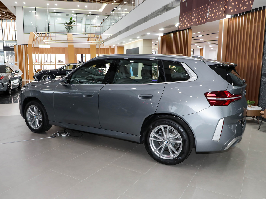 BMW X3 2025 xDrive25L Luxury Package