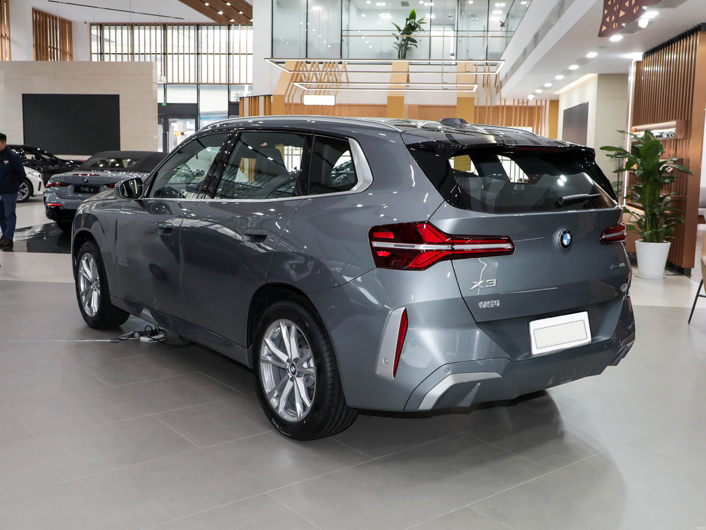 BMW X3 2025 xDrive25L Luxury Package