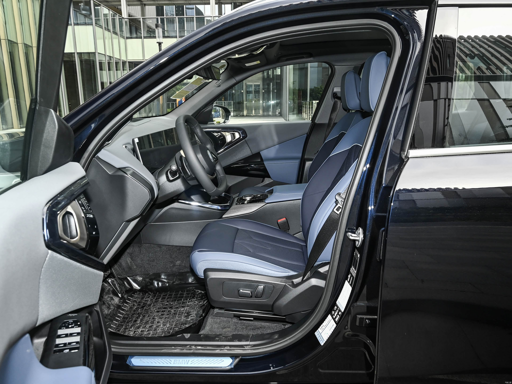 BMW X3 2025 xDrive25L Luxury Package