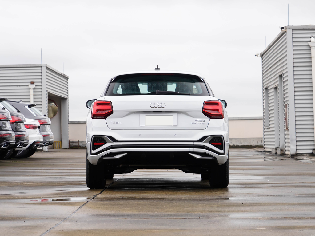 Audi Q2L 2025 35 TFSI Progressive Sport