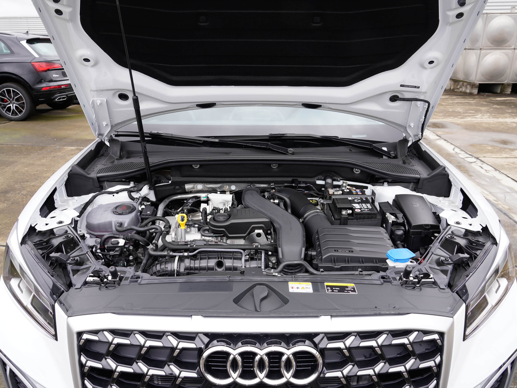 Audi Q2L 2025 35 TFSI Progressive Sport