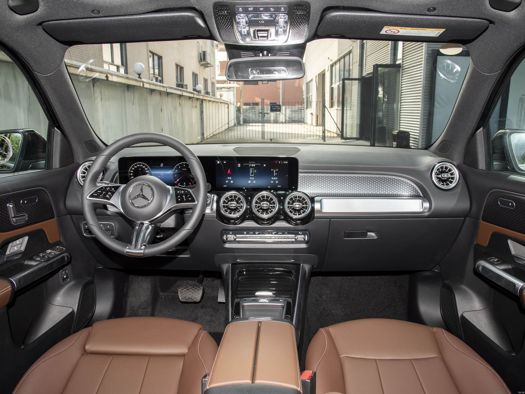 Mercedes-Benz GLB 200 2026 Dynamic