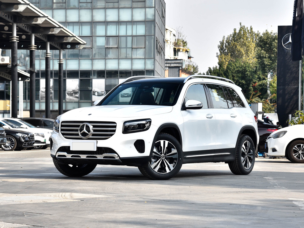 Mercedes-Benz GLB 200 2026 Dynamic