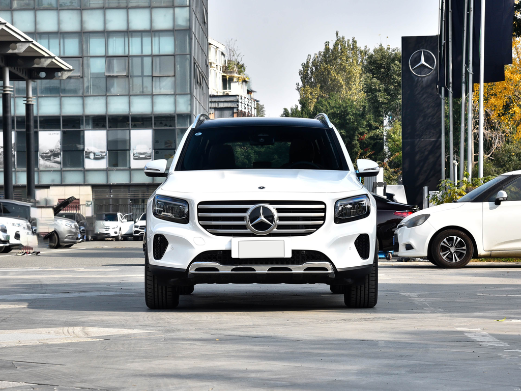 Mercedes-Benz GLB 200 2026 Dynamic