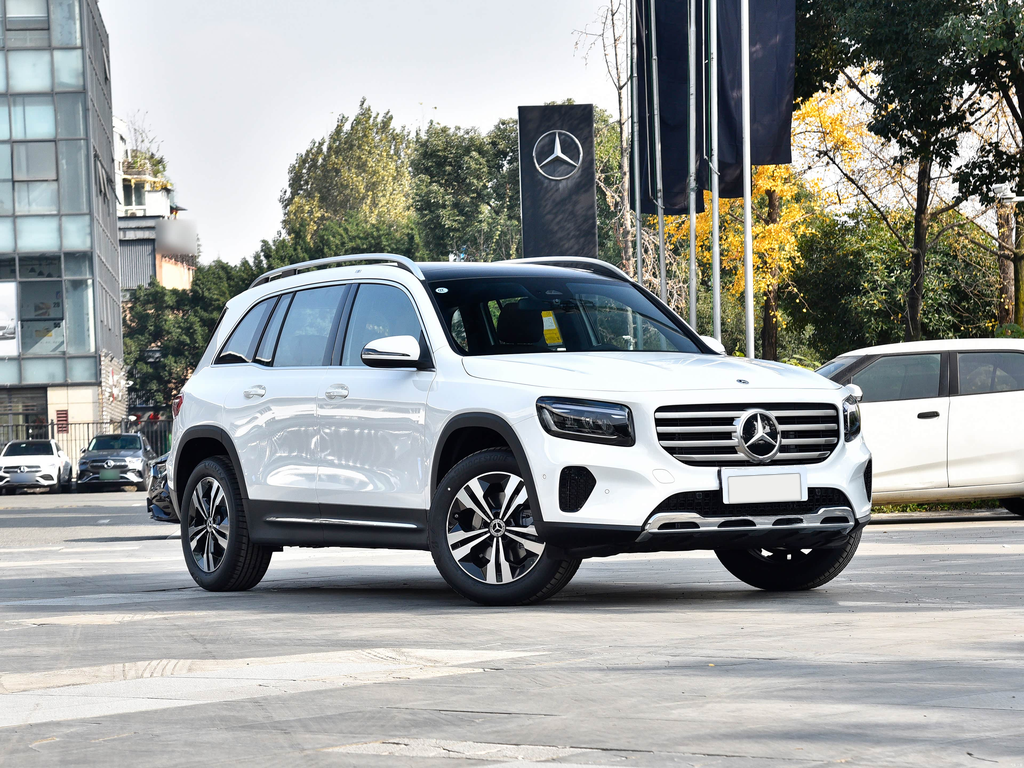 Mercedes-Benz GLB 200 2026 Dynamic