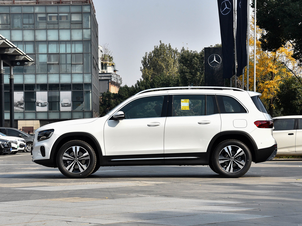 Mercedes-Benz GLB 200 2026 Dynamic