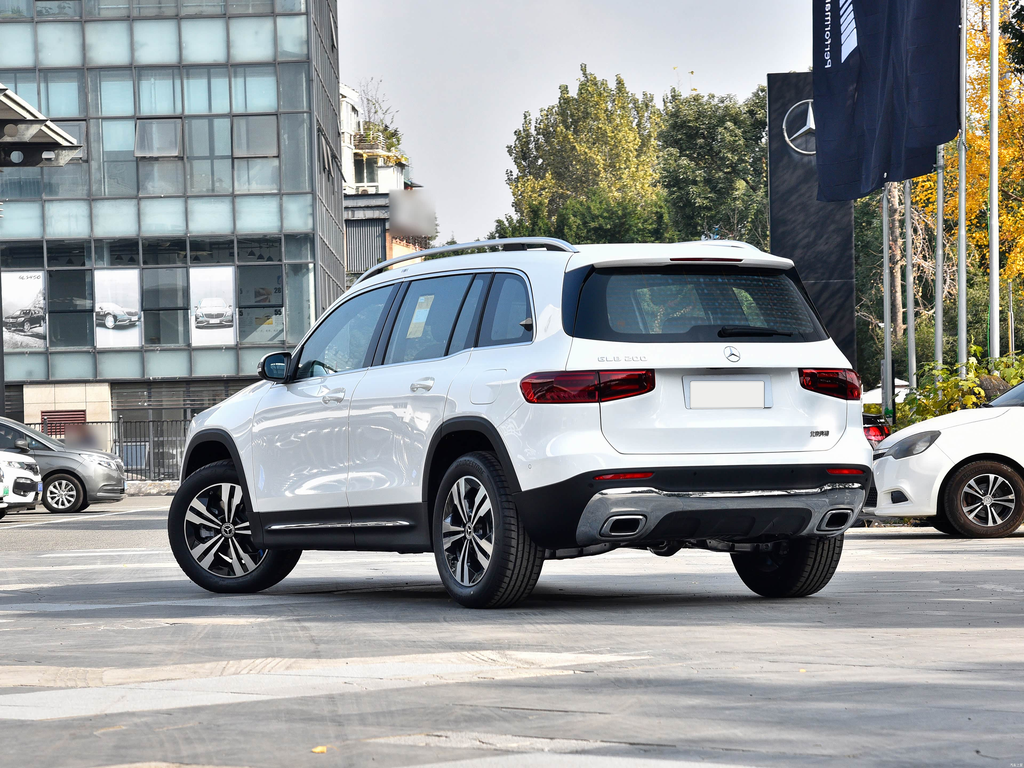 Mercedes-Benz GLB 200 2026 Dynamic