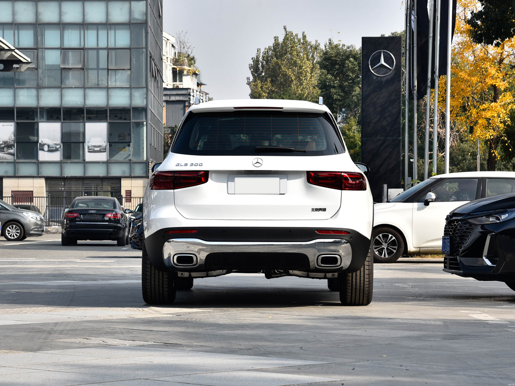 Mercedes-Benz GLB 200 2026 Dynamic