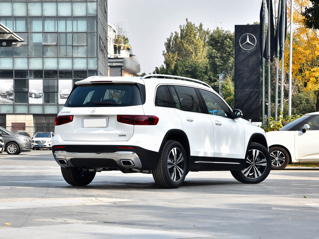 Mercedes-Benz GLB 200 2026 Dynamic