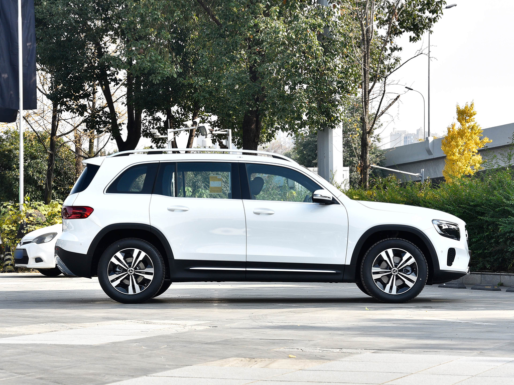 Mercedes-Benz GLB 200 2026 Dynamic