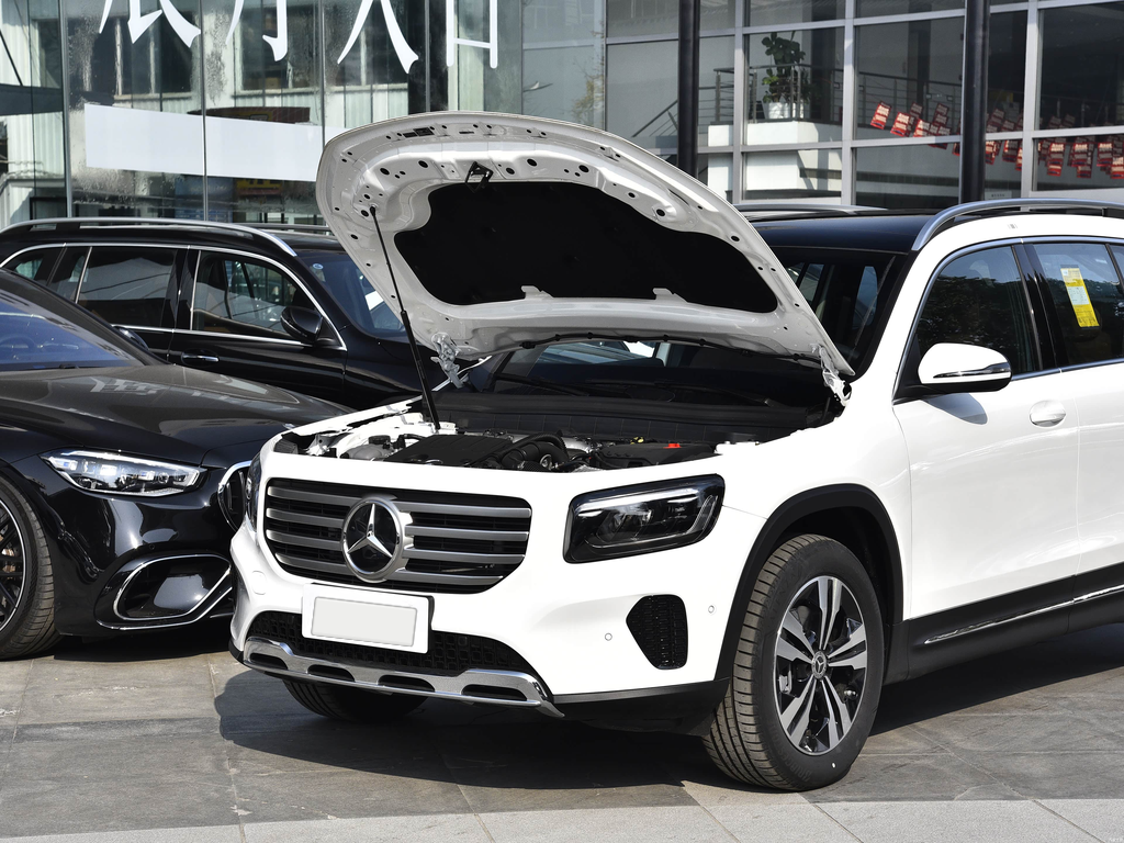 Mercedes-Benz GLB 200 2026 Dynamic