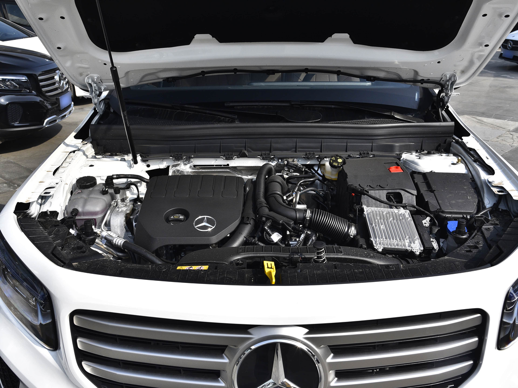 Mercedes-Benz GLB 200 2026 Dynamic