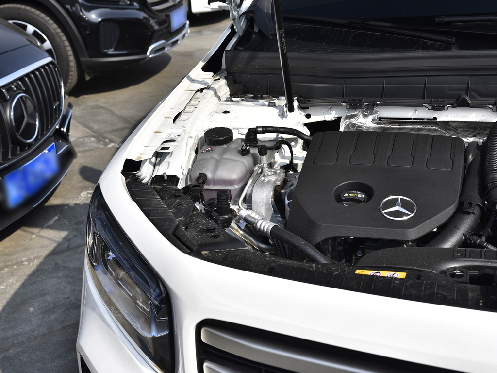 Mercedes-Benz GLB 200 2026 Dynamic