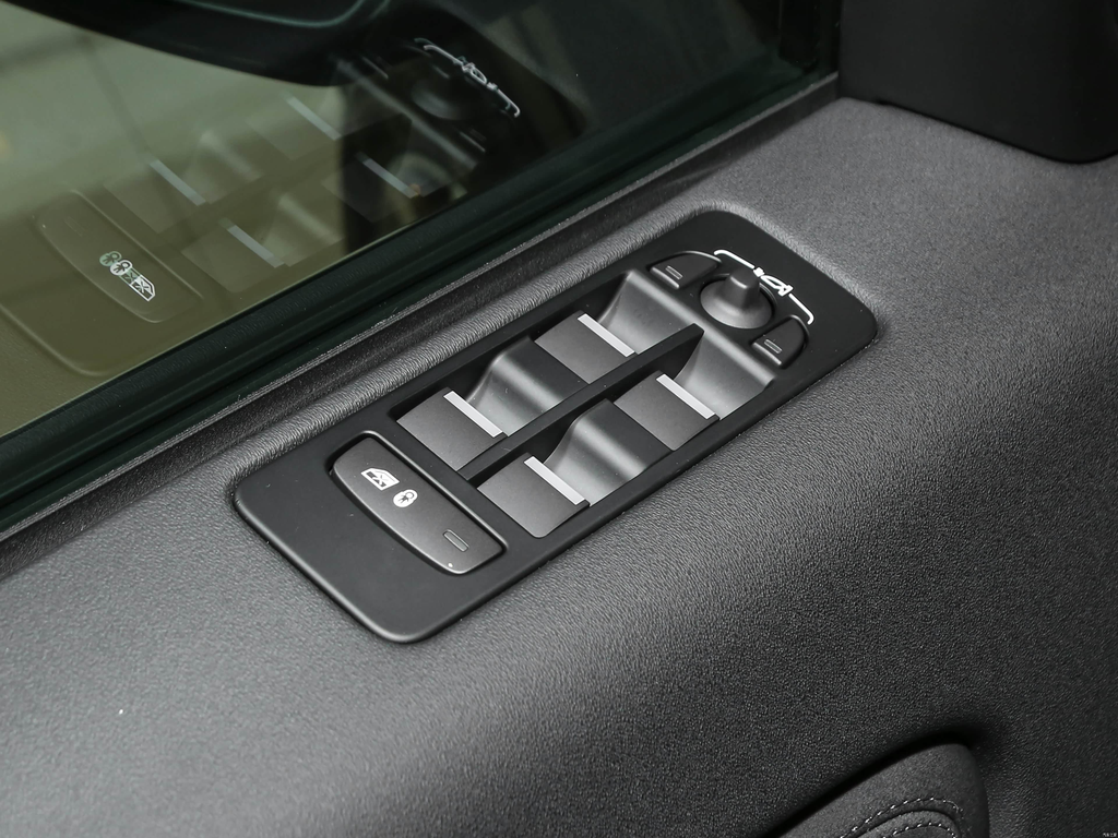 Land Rover Discovery Sport 2025 249PS Performance Tech