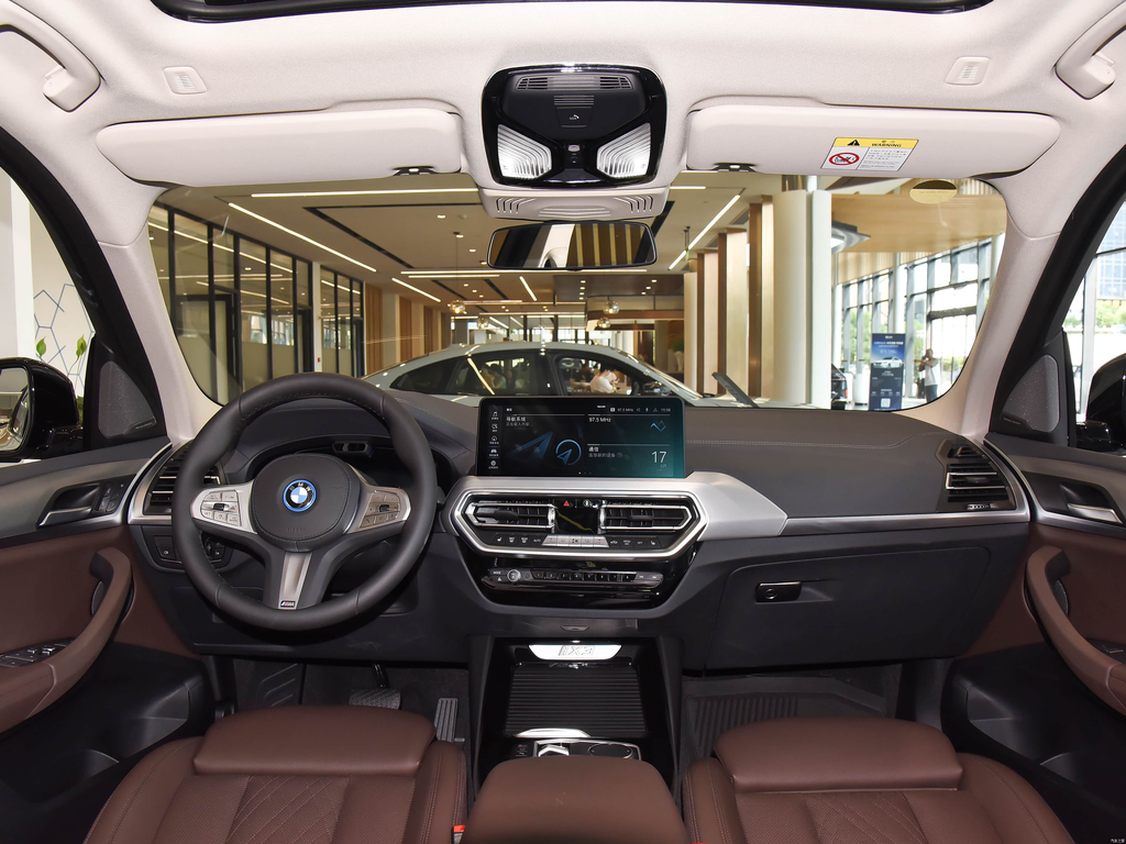 BMW iX3 2024 Leading Edition