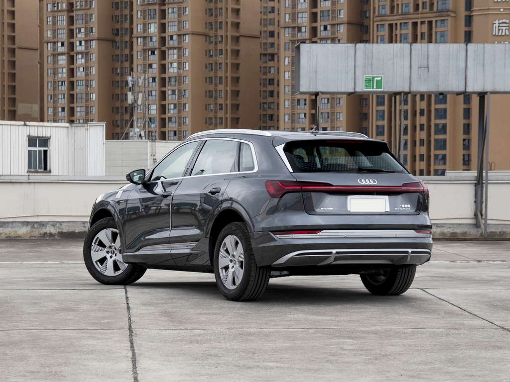 Audi e-tron 2021 50 quattro Luxury