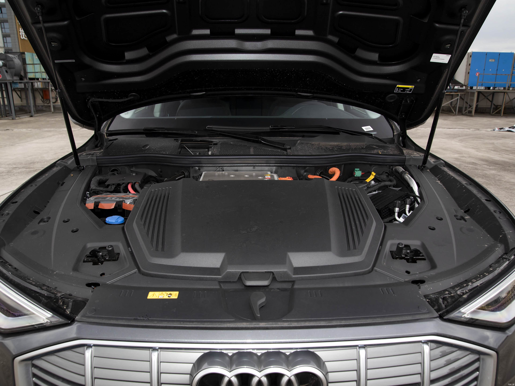 Audi e-tron 2021 50 quattro Luxury