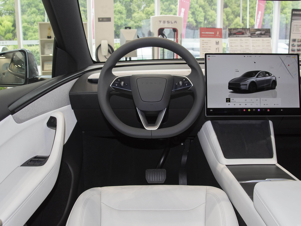 Tesla Model Y 2026 RWD