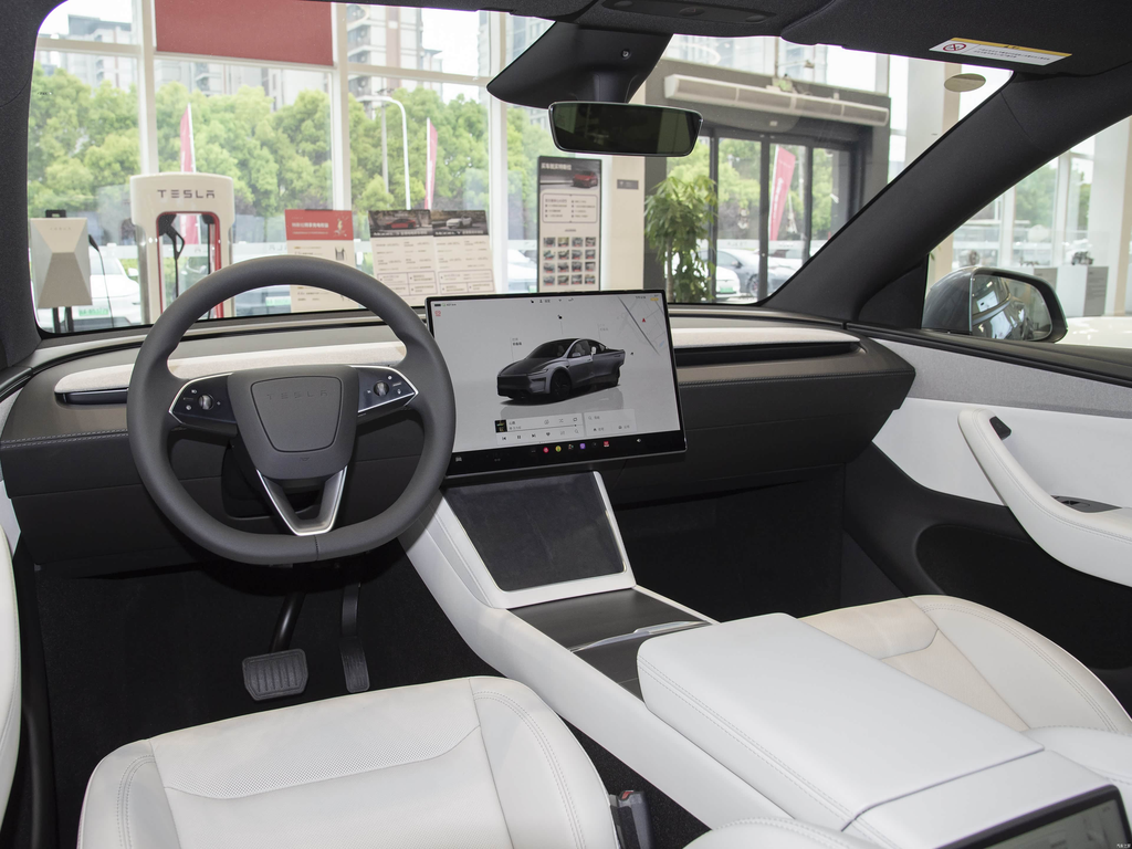 Tesla Model Y 2026 RWD