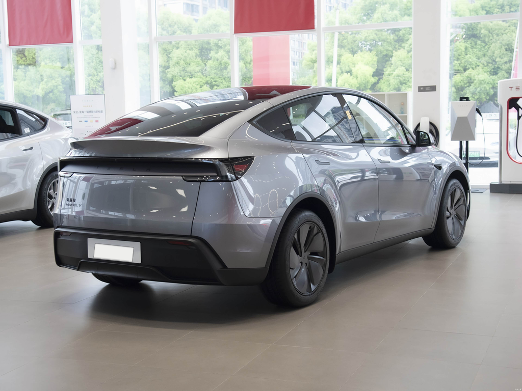 Tesla Model Y 2026 RWD