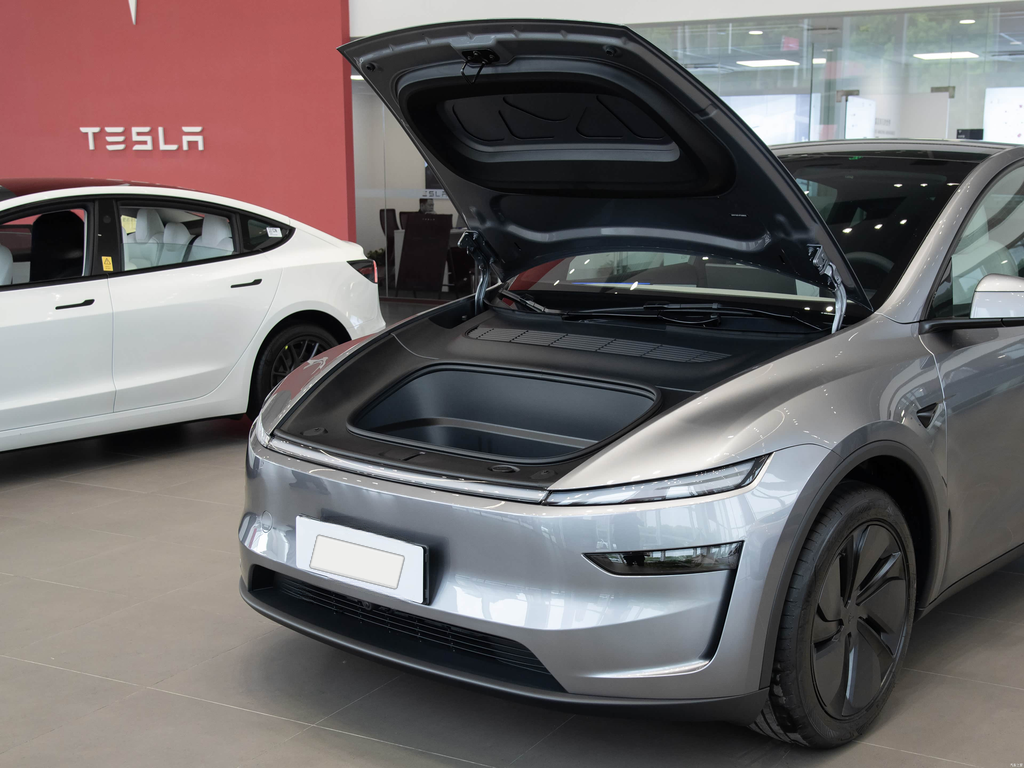Tesla Model Y 2026 RWD