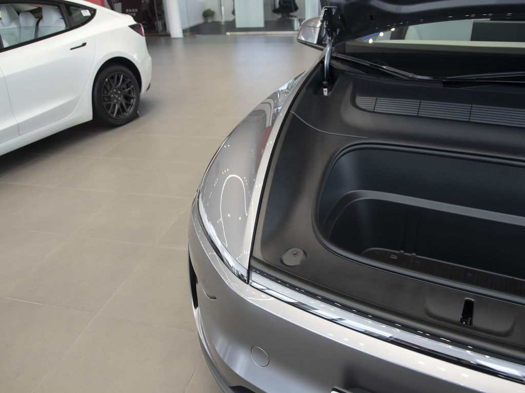 Tesla Model Y 2026 RWD