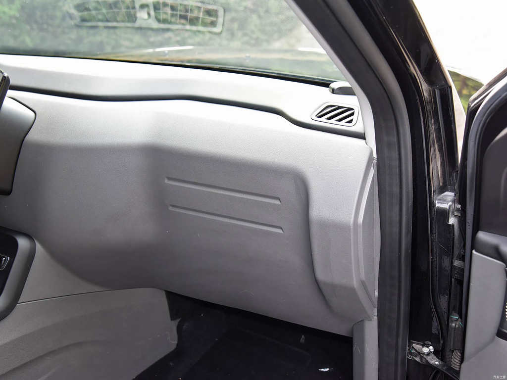 LEVC TX 2023 TX5 REEV Travel Edition