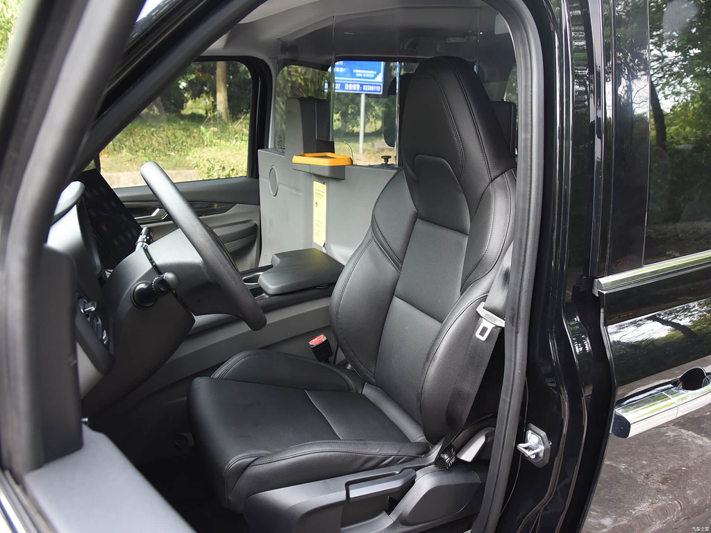 LEVC TX 2023 TX5 REEV Travel Edition