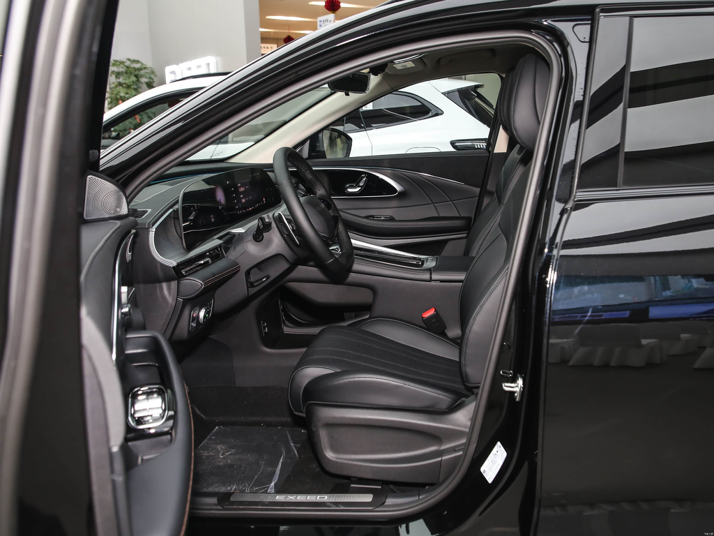 Chery EXEED Lingyun 2026 300T 2WD Surpass Edition