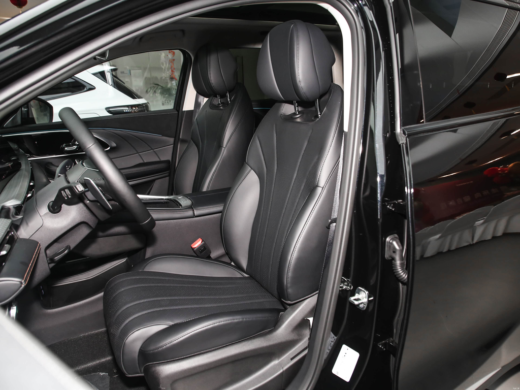 Chery EXEED Lingyun 2026 300T 2WD Surpass Edition