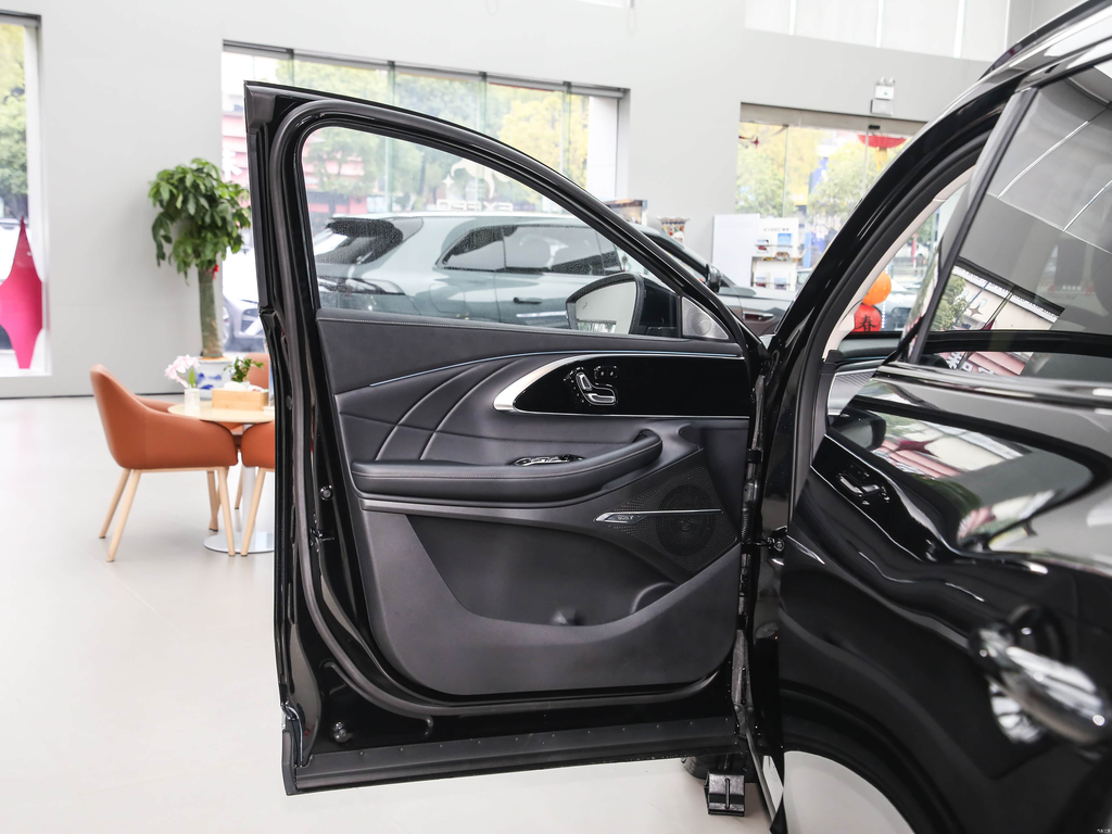 Chery EXEED Lingyun 2026 300T 2WD Surpass Edition