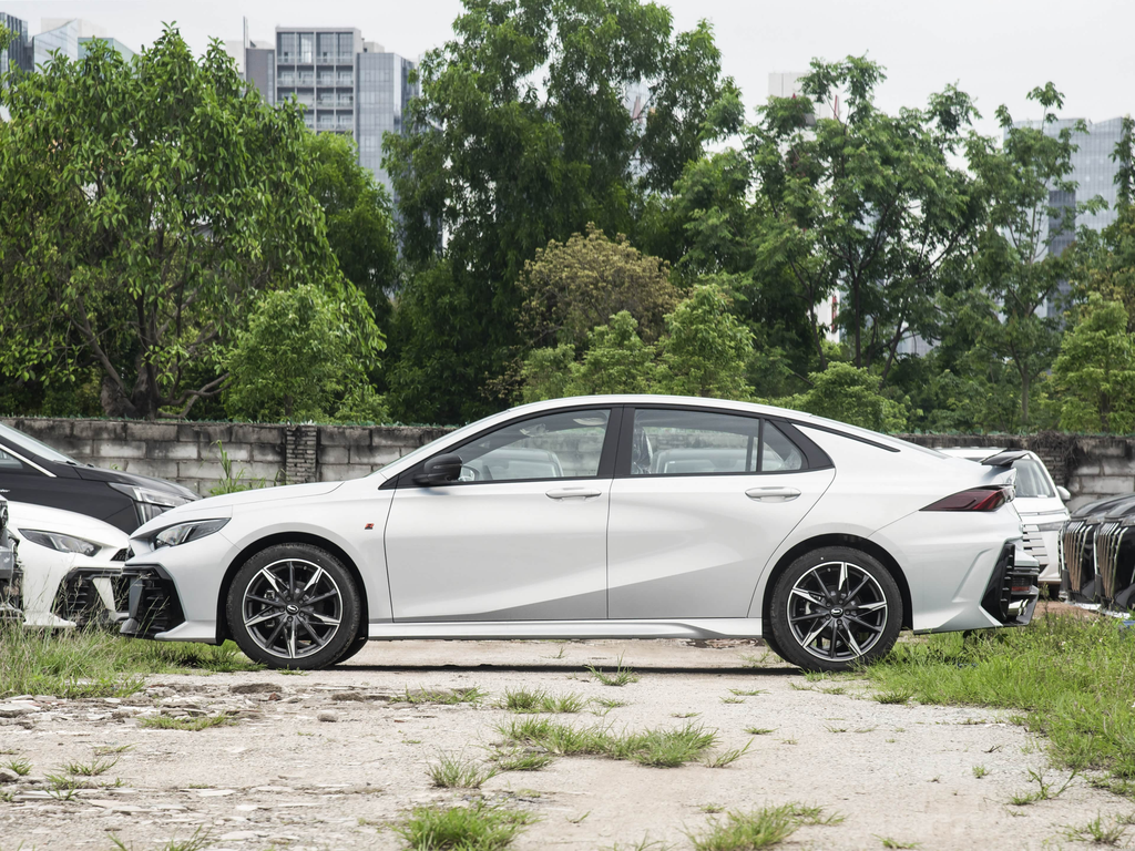 GAC Trumpchi Empow 2025 270T DCT R-Style Edition