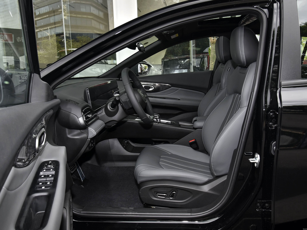 GAC Trumpchi Empow 2025 270T DCT R-Style Edition