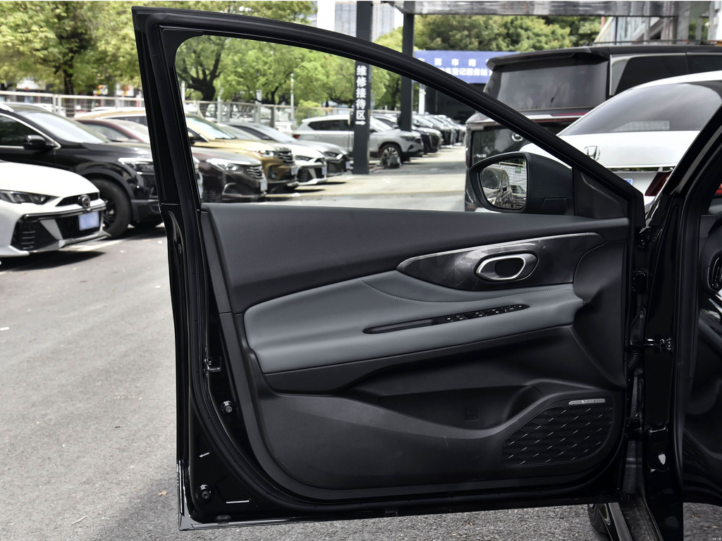 GAC Trumpchi Empow 2025 270T DCT R-Style Edition