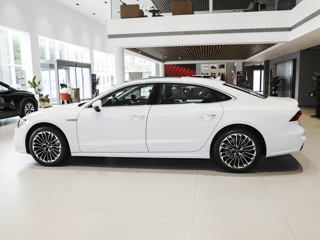Audi A7L 2025 45 TFSI Luxury