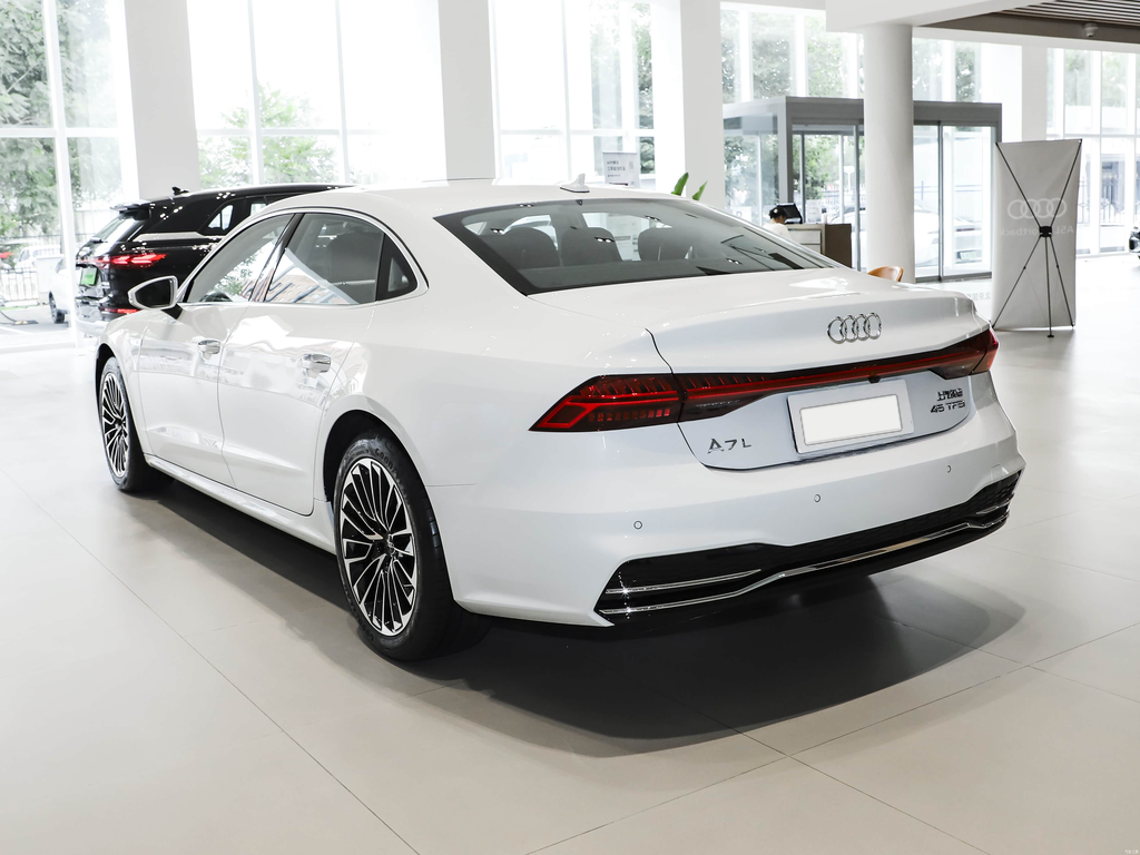 Audi A7L 2025 45 TFSI Luxury
