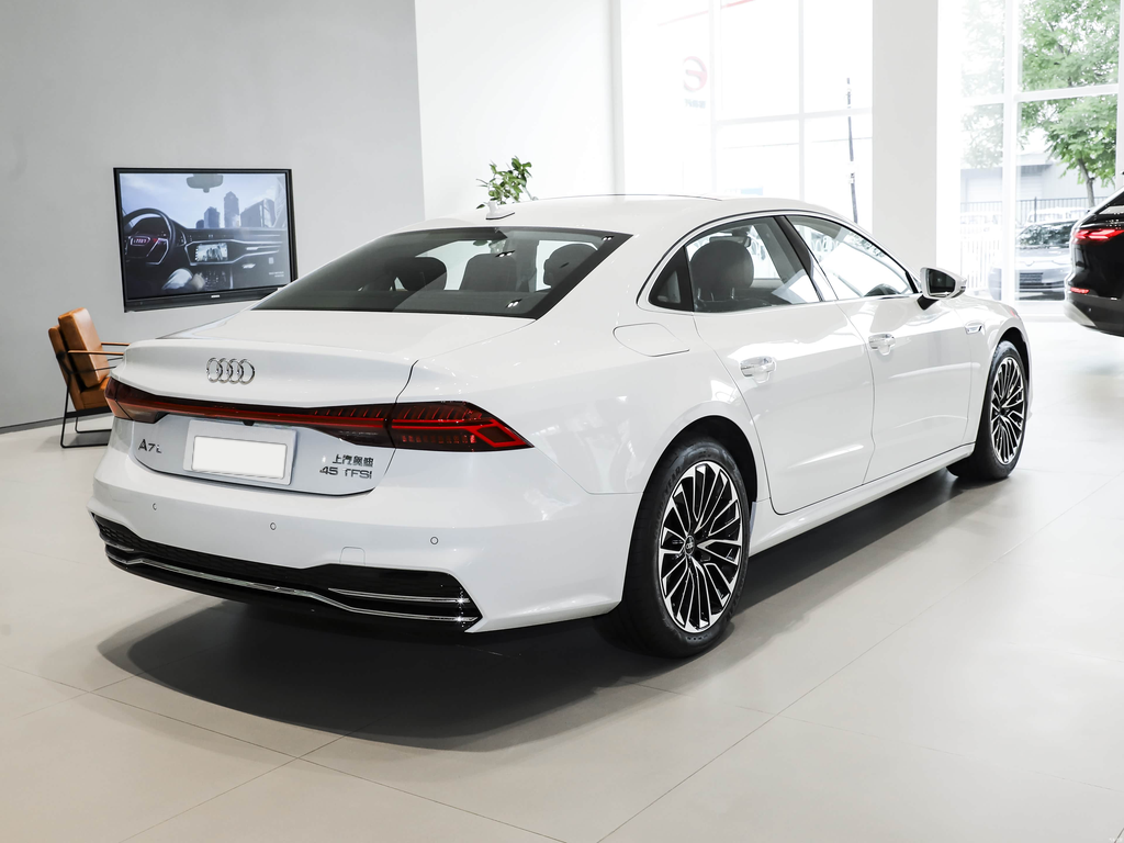 Audi A7L 2025 45 TFSI Luxury