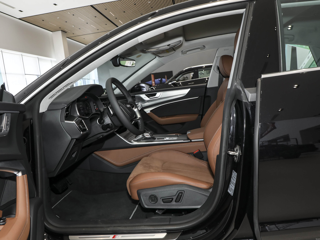 Audi A7L 2025 45 TFSI Luxury