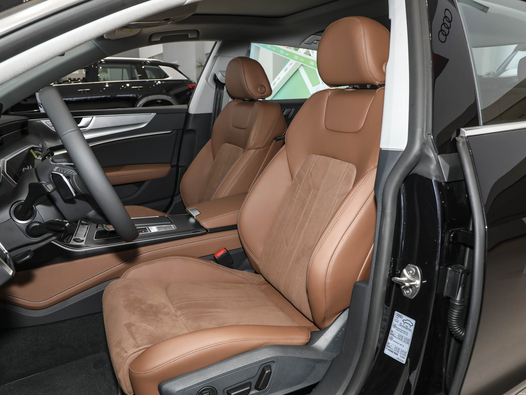 Audi A7L 2025 45 TFSI Luxury