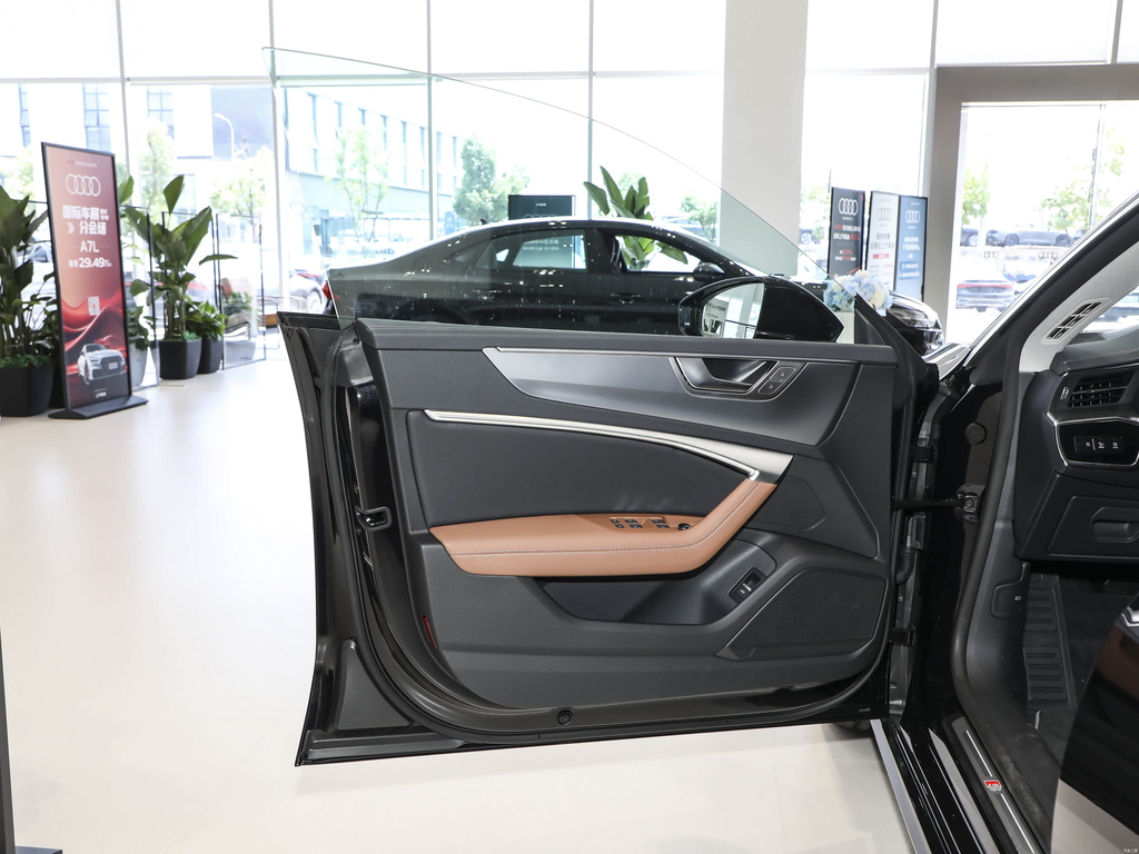 Audi A7L 2025 45 TFSI Luxury