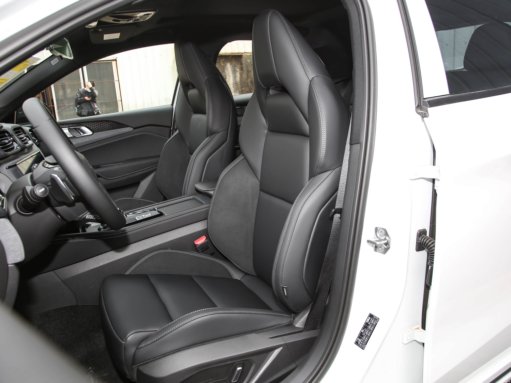 Lynk Co 02 Hatchback 2022 2.0TD Plus