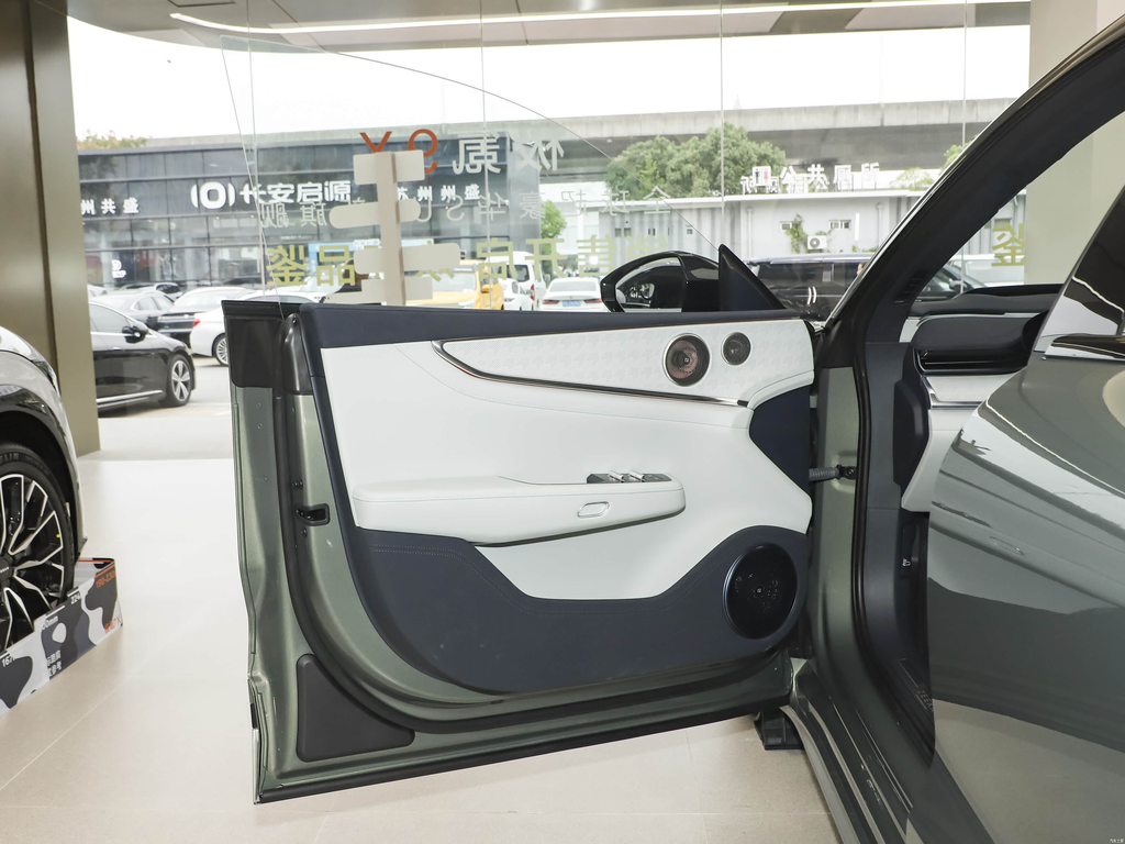 Zeekr 001 2026 95kWh AWD Max