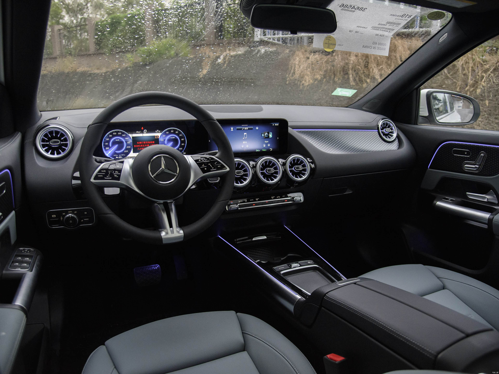 Mercedes-Benz EQA 260 2025