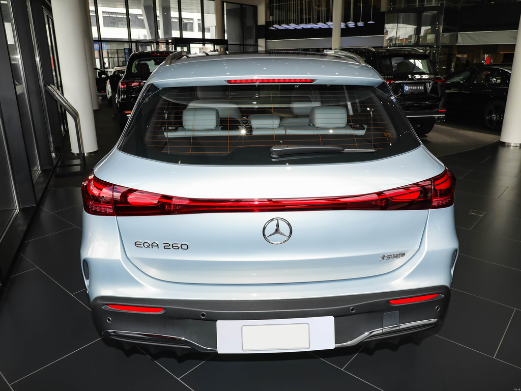 Mercedes-Benz EQA 260 2025