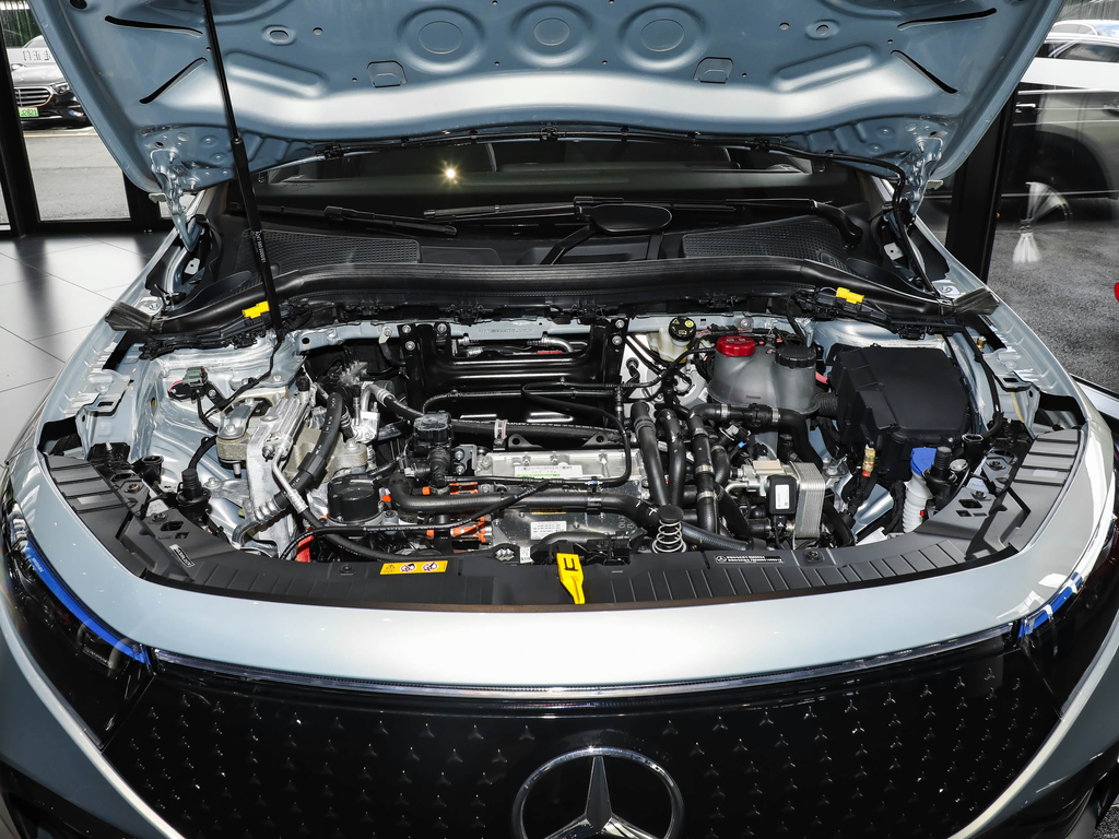 Mercedes-Benz EQA 260 2025