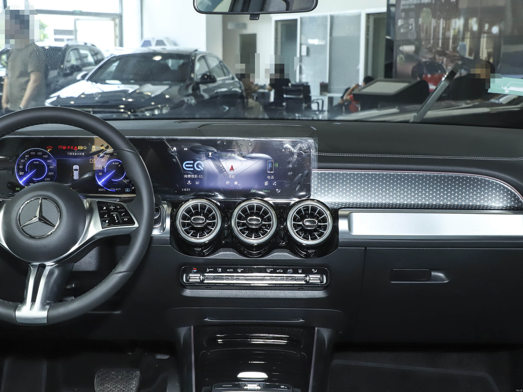 Mercedes-Benz EQB 260 2025