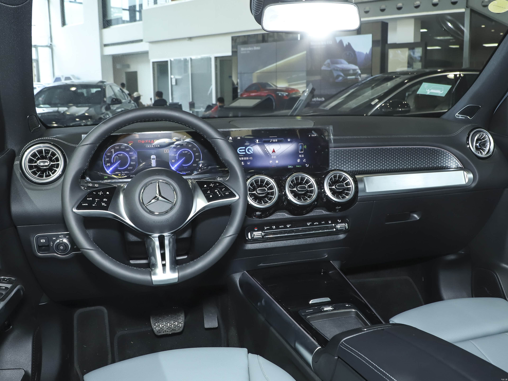 Mercedes-Benz EQB 260 2025