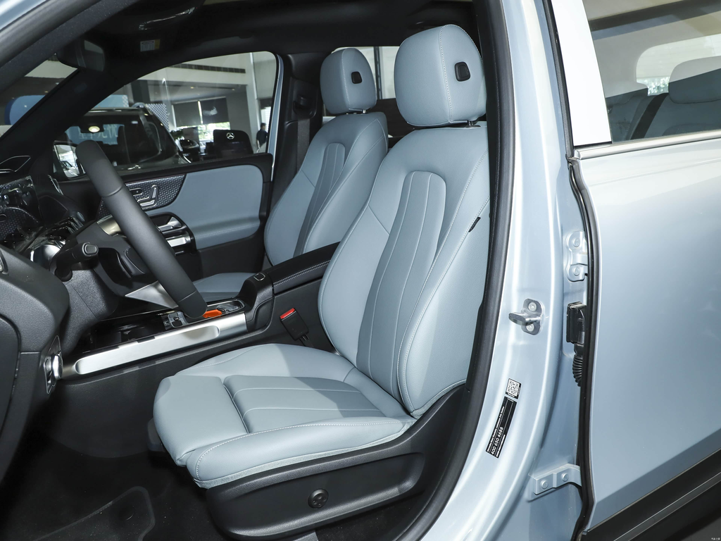 Mercedes-Benz EQB 260 2025